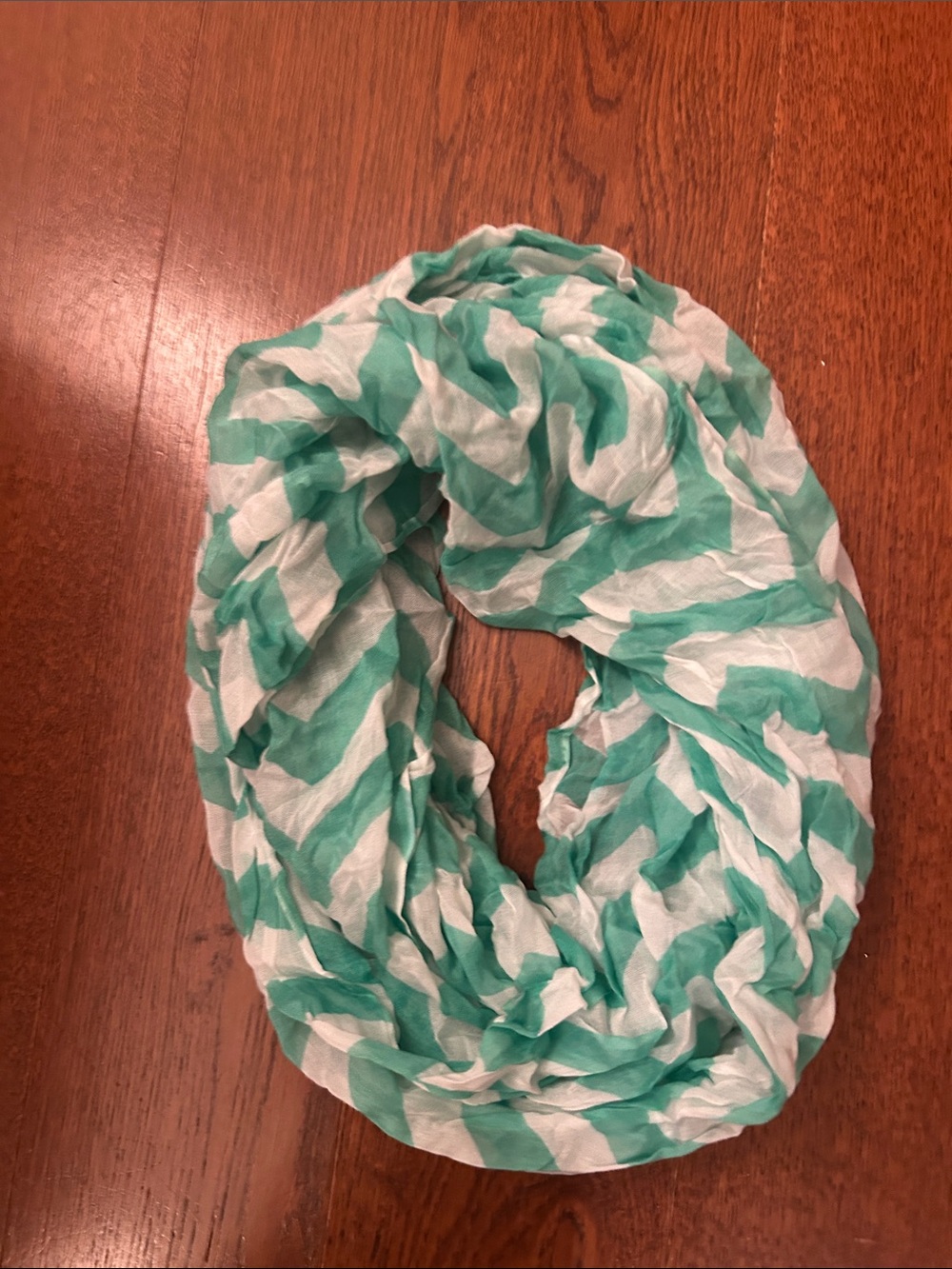 G Infinity Scarf NWOT